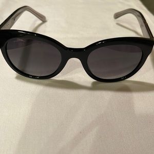 BURBERRY POLARIZED 4210 3001/T3 52 22 140 Women’s black full rim frame, gray Len